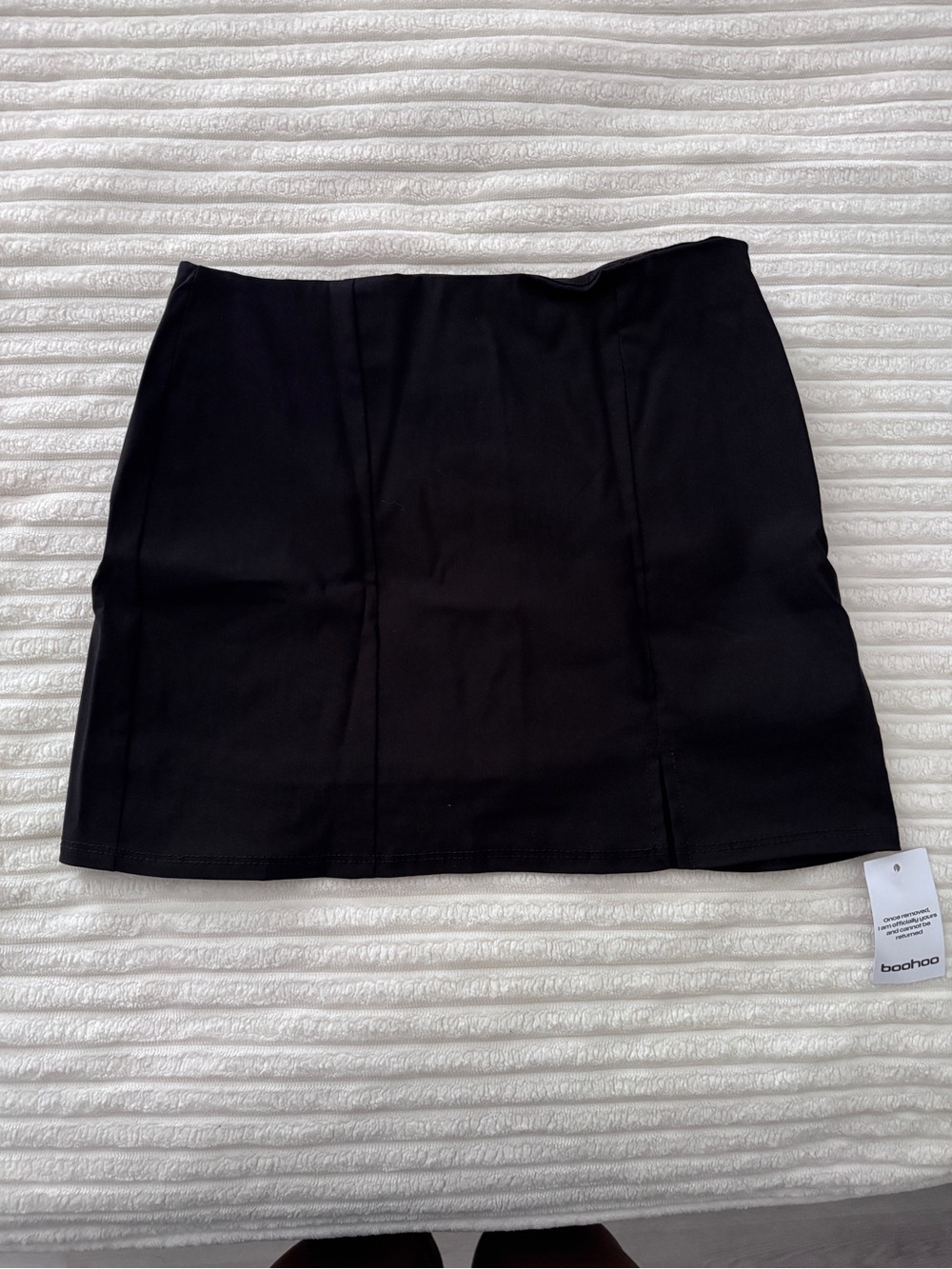 PrettyLittleThing - Black Mini Skirt